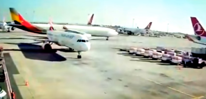 Două avioane pline cu pasageri s-au ciocnit pe Aeroportul Atatürk din Istanbul! Una dintre aeronave s-a rupt