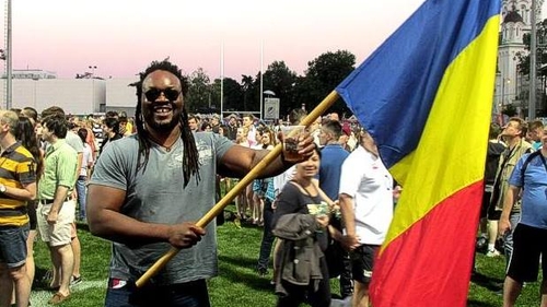 România văzut prin ochii unui nigerian! Scriitorul și pictorul Kingsley Nwabia, despre a doua casă a sa: „Am ajuns aici în urmă cu aproximativ 15 ani și…”