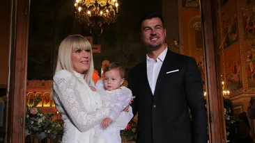 Gestul emoționant făcut de Elena Udrea în fața bisericii în care și-a botezat fiica
