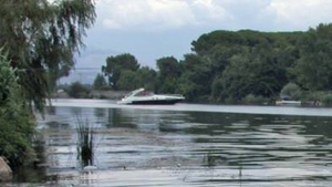 O româncă a fost găsită moartă în Italia, plutind pe apa unui râu!