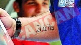 Zenga si-a tatuat "Iubita" pe bratul drept