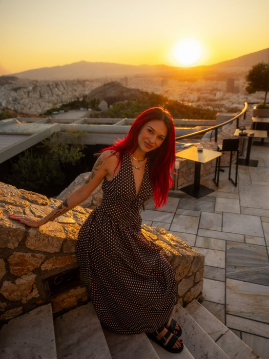 O recunoști? Fetița din fotografie este una dintre cele mai controversate influencerițe din România