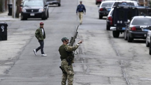 Cel putin 12 oameni au fost omorati intr-un atac armat din Washington