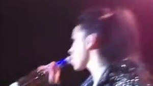 VIDEO Inna a baut tequila in timpul unui concert! Vezi cum a cantat dupa shot!