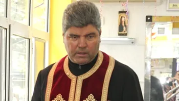 Tatal Elenei Gheorghe, cu cadelnita printre bigudiuri si foarfeci!  A sfintit un salon de infrumusetare