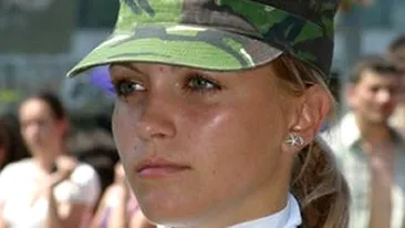 Tabloidul britanic The Sun: In Romania sunt cele mai sexy femei militar