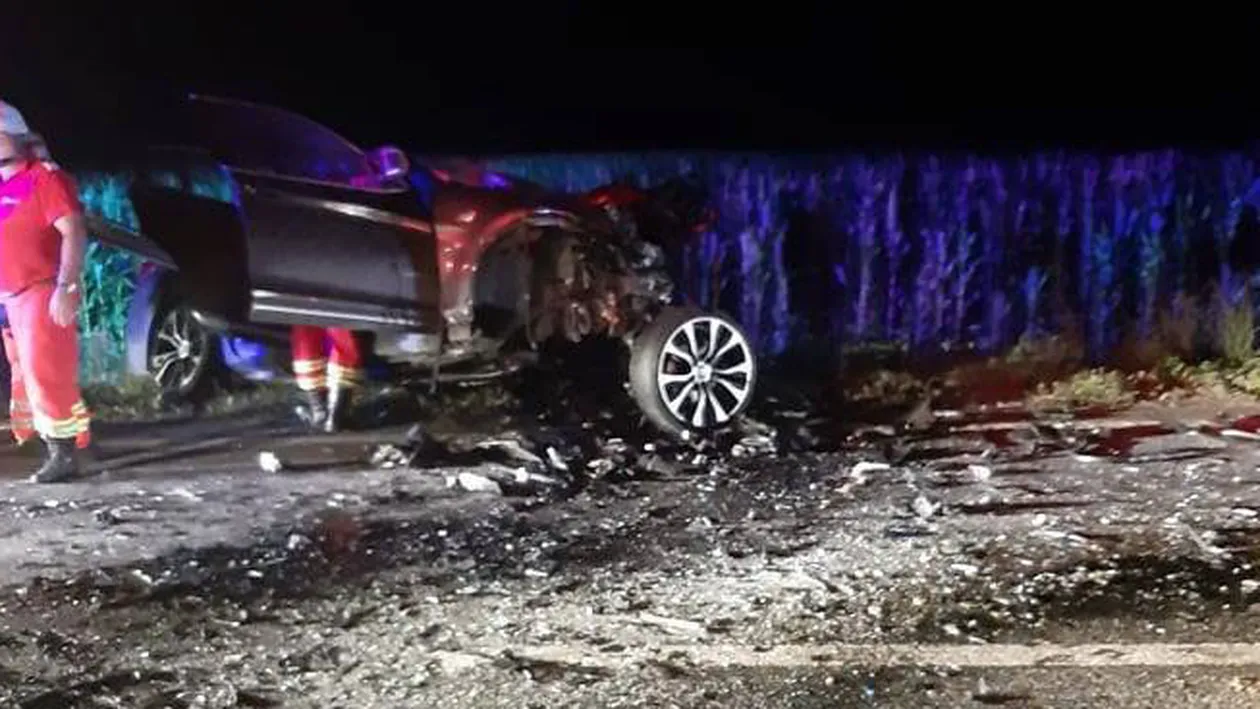 COD ROȘU în România, în această dimineață! Cinci morți și șapte răniți în urma unui accident între trei mașini. FOTO