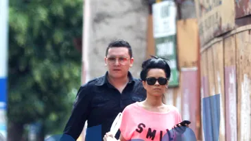 Eleva de liceu l-a pus pe jar! Impresarul Innei nu se mai fereste sa-si scoata iubita in lume si sa o sarute in vazul tuturor!