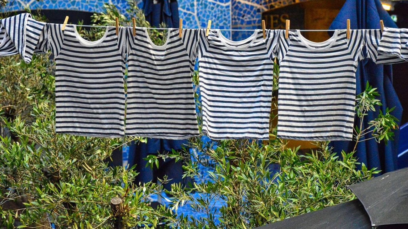 Cu ce scoți vaselina de pe haine. Trucul pe care îl folosesc soțiile de mecanici