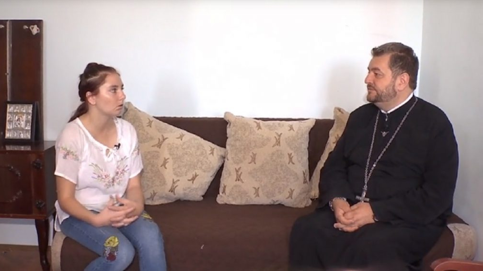 Vulpița de la Acces Direct a ajuns la capătul puterilor. Soția lui Viorel a chemat preotul acasă și a recunoscut totul: „Am greșit și-mi pare rău”