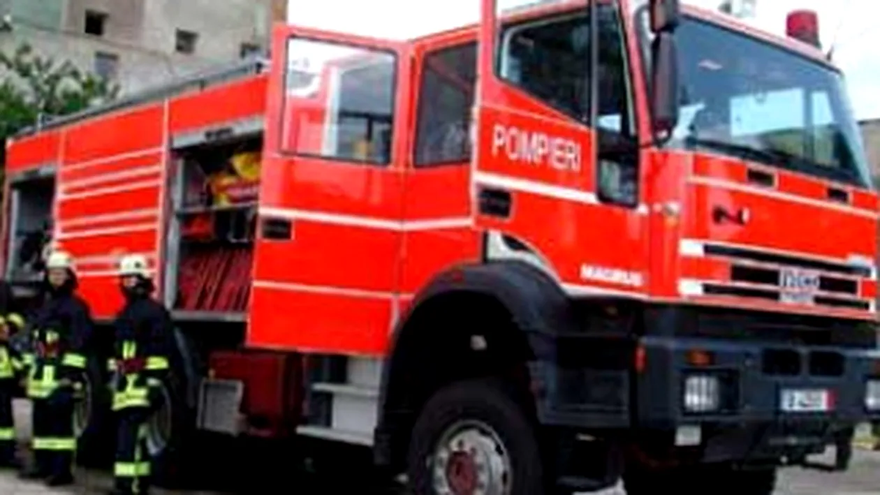VIDEO Incendiu intr-un bloc de locuinte pe soseaua Stefan cel Mare din Bucuresti