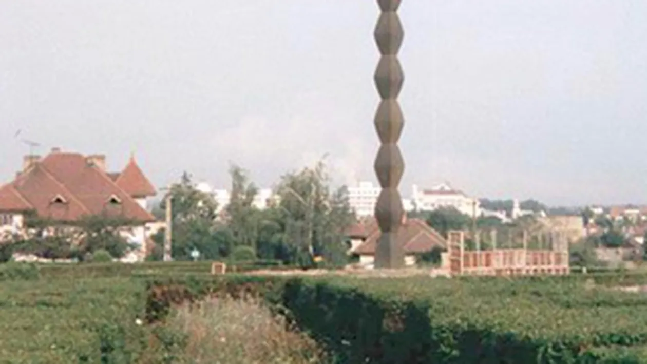 Coloana Infinitului va fi supusa unui proces de spalare si retusare a petelor