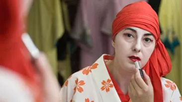 Isabella Onou este singura gheisa de origine straina acreditata oficial! Romanca a debutat sub numele de Fukutaro