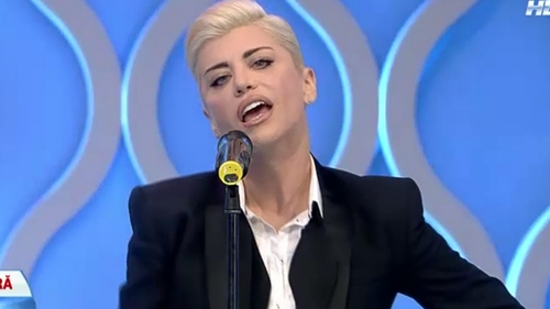 Loredana Groza, aparitie SPECTACULOASA in direct! Vezi latura masculina, demna de luat in seama!