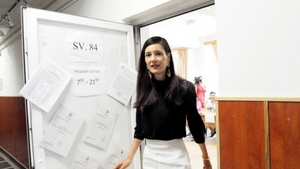 Denunţătoarei lui Tobă, Oprea şi Ponta i s-a întors. Franţuzoaica de la Primărie e acuzată grav: ”ŞI-A PLAGIAT LUCRAREA DE MASTER”!