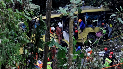 Tragedie în Malaysia! Cel puţin 37 de persoane au murit într-un accident de autocar