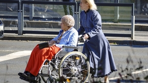 Badantă din Italia, condamnată la închisoare după ce bătrâna care se afla în grija ei a murit
