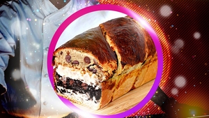 Cum să transformi cozonacul uscat într-un desert delicios