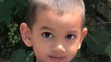 Un băiețel de trei ani din Pucioasa a fost dat în urmărire națională de către mama lui