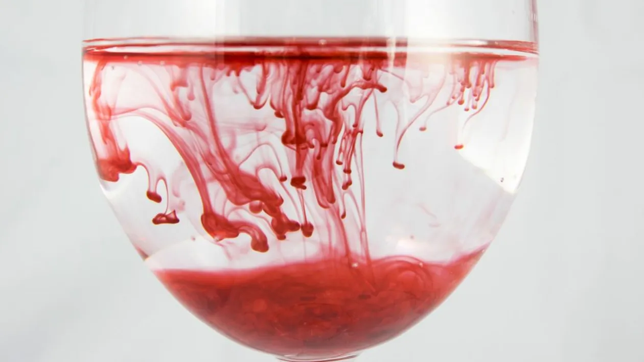 Ce înseamnă când visezi sânge