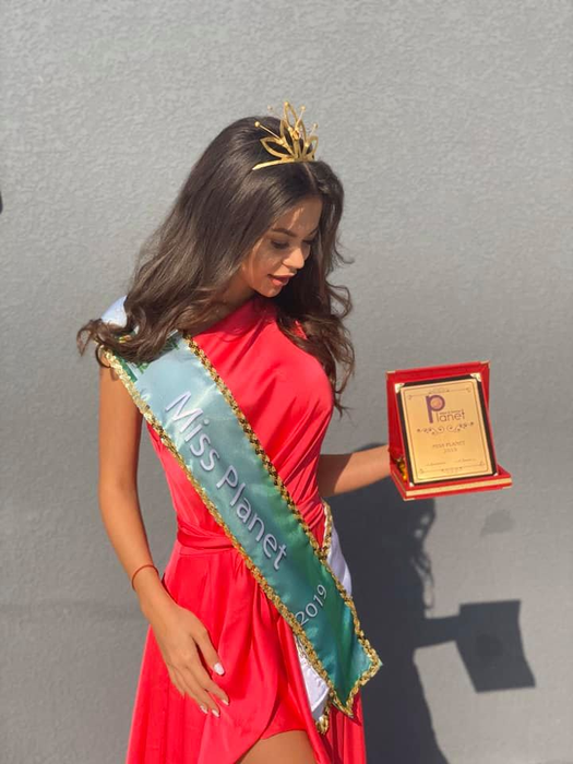 Miss “Planet 2019” l-a combinat pe Domnul Rimă! Primele imagini cu noul cuplu. Cum și-au “oficializat” relația + multe alte detalii