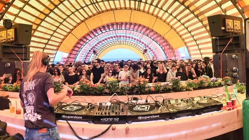 Nebunie la SUNWAVES! LIVE din Mamaia!