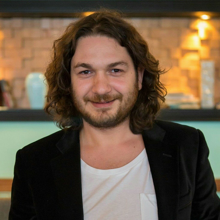 Chef Florin Dumitrescu de nerecunoscut: „A scăpat prea mult maşina de tuns”