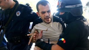 În 2005, a asasinat o familie întreagă din Giuleşti. ”Monstrul elveţian” s-a răzvrătit în închisoarea de la Giurgiu: ”Sunt tratat ca un animal!” Criminalul este condamnat pe viaţă, dar...