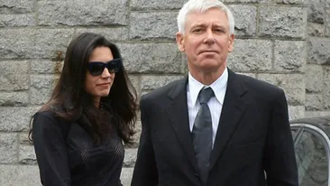 Adam Clayton, basistul trupei irlandeze U2, s-a căsătorit astăzi cu modelul brazilian Mariana Teixeira
