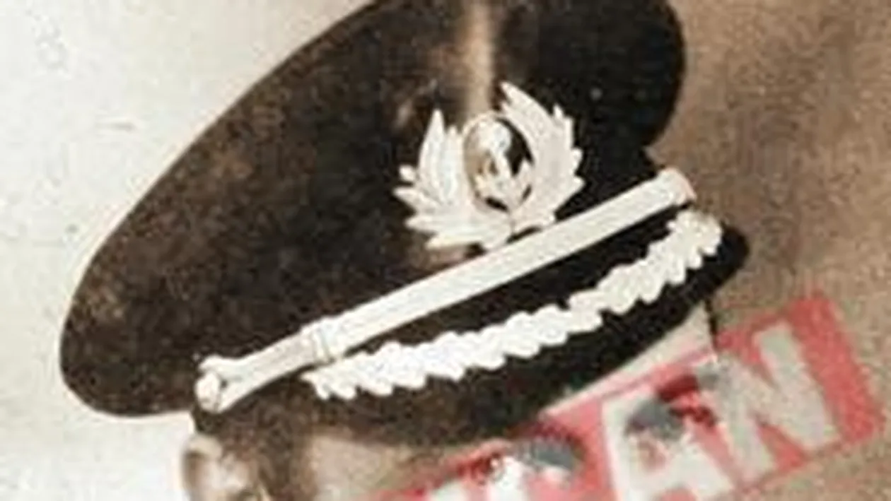 Basescu isi reinnoieste brevetul de comandant