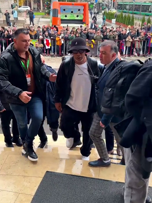 Investiție istorică la Iași: 150.000 € pentru 5 minute cu Ronaldinho în ploaie