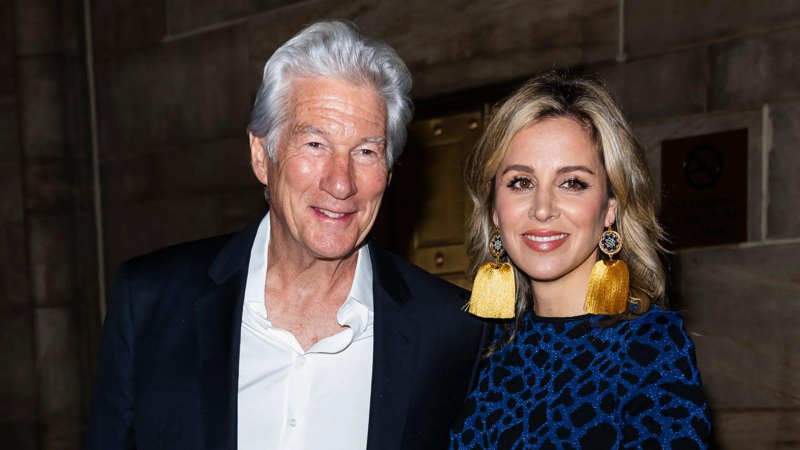Richard Gere, apariție rară alături de soția mai tinerică cu 33 de ani. Cum arată acum Alejandra Silva