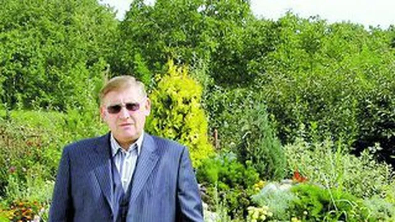 Bugetarul milionar Ilie Gradinar isi rasfata animalele mai ceva ca pe copii. Un regat pentru cainii lui!