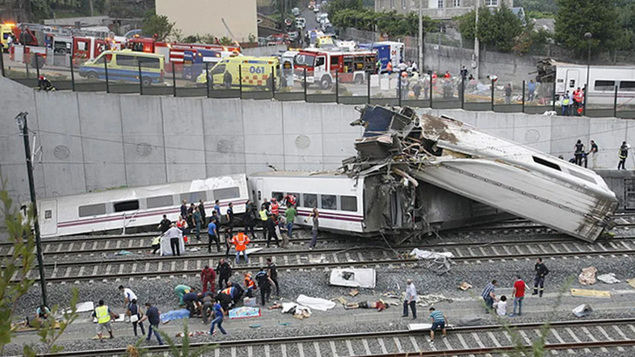 Şapte zile de doliu în Galicia, după accidentul feroviar produs miercuri seara în Santiago de Compostela