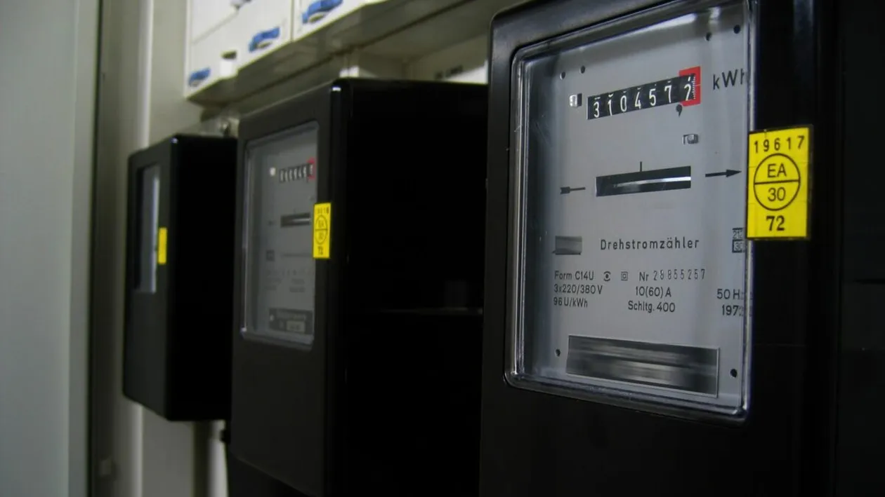 Doi pensionari au descoperit metoda prin care să nu mai plătească facturile la curent. Care este secretul