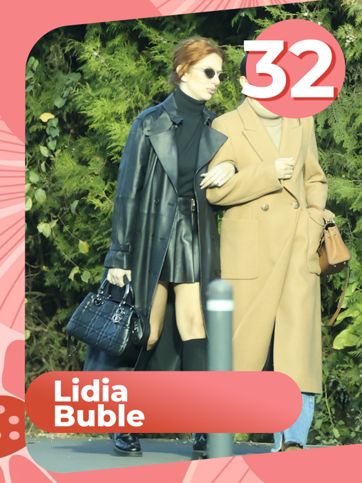 TOP 40 de vedete care au scos „artileria grea” la soare. Cristina Ștefania, Alexia Eram sau Andreea Bălan fac senzație în rochițe mini, mulate chiar și nemachiate