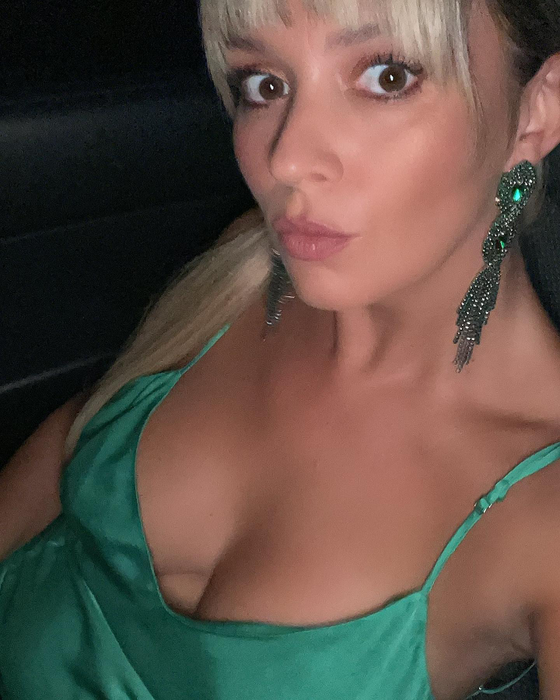 Diana Dumitrescu, schimbare radicală de look după ce s-a pocăit. Imagini cu vedeta din biserică