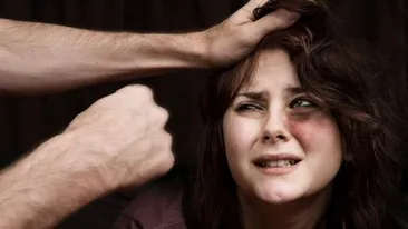 Mananc cu gingiile, nu mai pot! Povestea cutremuratoare a unei femei abuzate de concubinul ei!