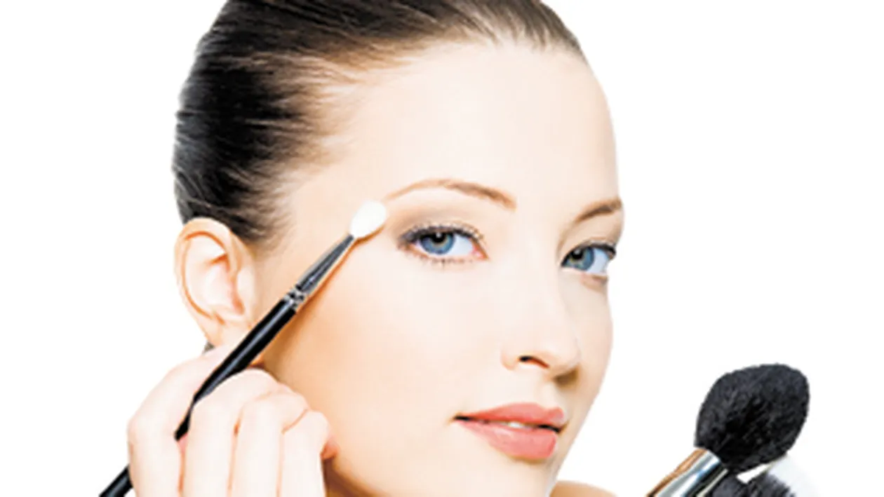 Invata sa te fardezi singura!