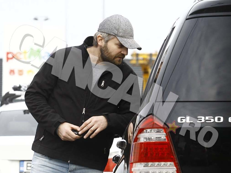 Nu-l mai recunoşti pe celebrul actor din ”Inimă de ţigan” şi ”Moştenirea” Şi-a lăsat barbă şi s-a rotunjit!