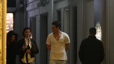 Alina Puscas este este cea mai fidela fata! Nici nu se impiedica, nici nu sta cand este agatata!