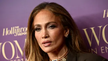 Jennifer Lopez le răspunde tranșant celor care o critică: „Dacă ai avea fundul meu, ai umbla dezbrăcată!”