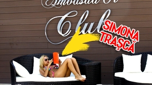 Ce face Simona dupa ce l-a acuzat pe Guta de viol! S-a dezbracat de caracter si de haine si a pozat cu sfarcurile la vedere