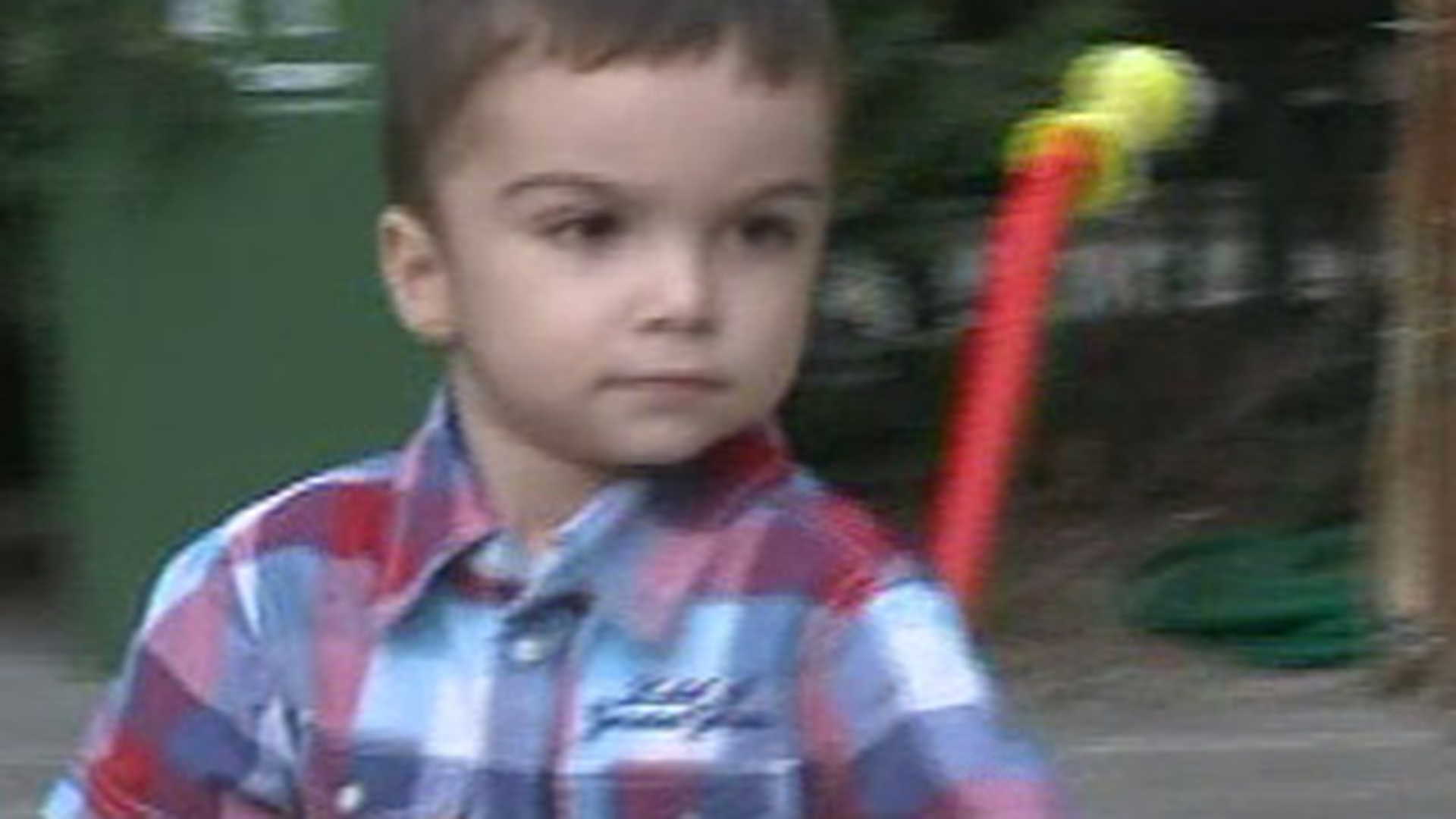 VIDEO Fiul Adrianei Bahmuteanu a plans si nu a vrut sa spuna poezia cand l-a vazut pe Mos Craciun