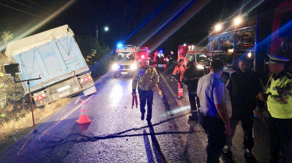 Zece morți și opt răniți într-un accident rutier, în România! COD ROŞU la ora 5.15 dimineaţa / VIDEO