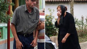 Primele imagini cu părinţii DENISEI, la mai bine de o lună de când artista a fost condusă pe ultimul drum! 