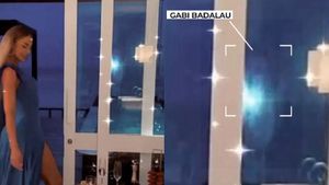 Bianca Drăgușanu a dat-o pe față și „s-a dat de gol”, intenționat, că este iubita lui Gabi Bădălău! Ce mesaj controversat a transmis blondina, direct din Maldive
