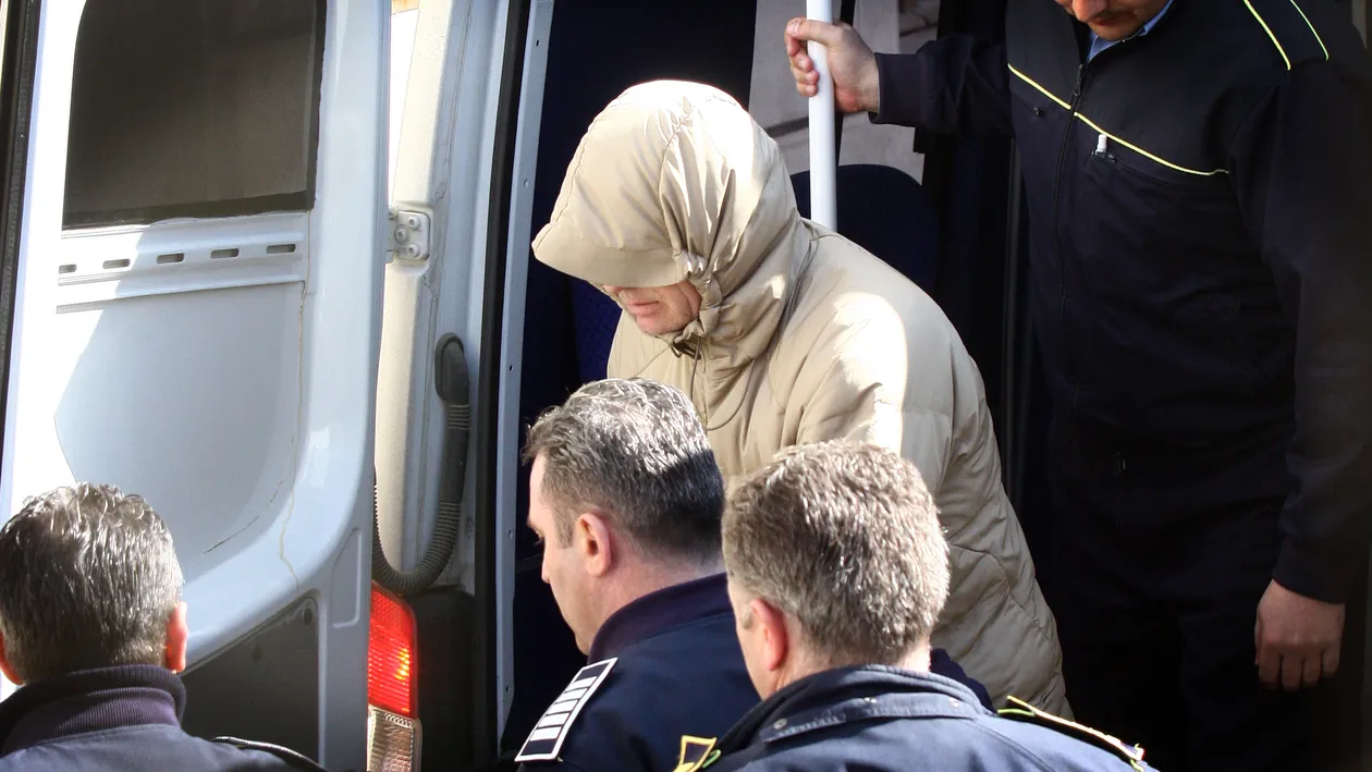 Calaul de la Coaforul Perla a baut o sticla de alcool inainte de masacru. Vezi cu ce s-a ametit Gheorghe Vladan!