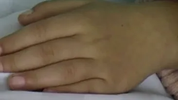 Fetita de doi ani a ajuns la spital in coma si plina de vanatai!