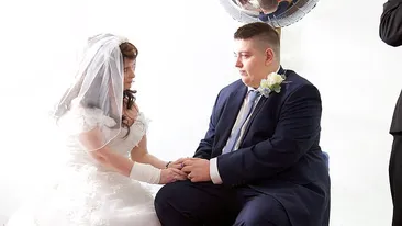 O femeie de 36 de ani, bolnavă de cancer, a murit la o săptămână după ce prietenii i-au organizat nunta ei de vis